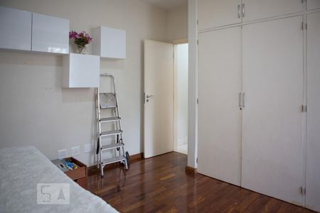 Casa à venda com 744m², 6 quartos e 8 vagasQuarto 4