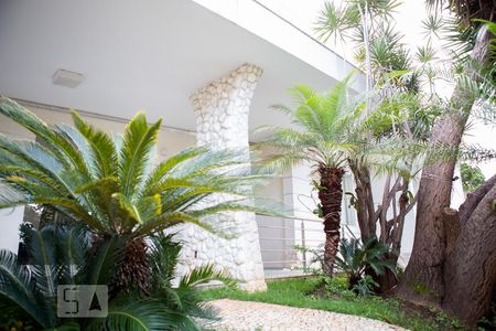 Casa à venda com 744m², 6 quartos e 8 vagasÁrea externa