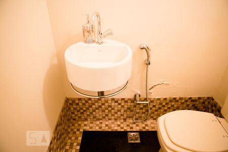 Casa à venda com 744m², 6 quartos e 8 vagasLavabo primeiro andar