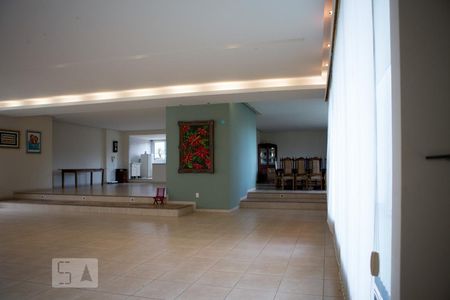 Casa à venda com 744m², 6 quartos e 8 vagasSalão gourmet