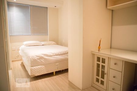 Casa à venda com 744m², 6 quartos e 8 vagasQuarto 7 - suíte primeiro andar