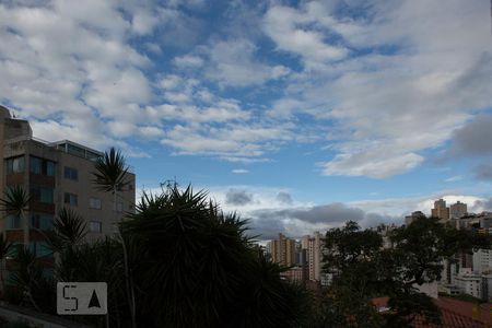 Casa à venda com 744m², 6 quartos e 8 vagasSalão gourmet - vista