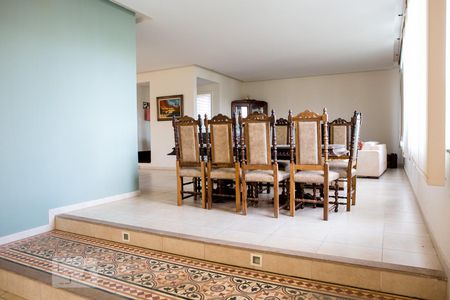 Casa à venda com 744m², 6 quartos e 8 vagasSalão gourmet