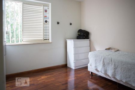 Casa à venda com 744m², 6 quartos e 8 vagasQuarto 4