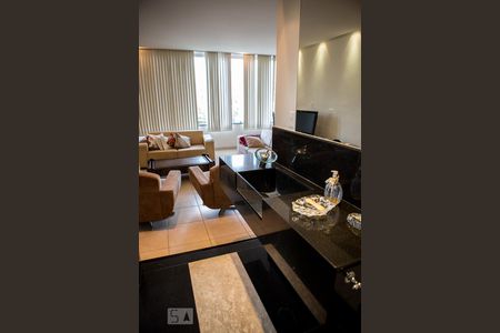 Casa à venda com 744m², 6 quartos e 8 vagasSalão gourmet - lavabo