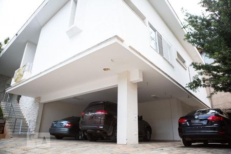 Casa à venda com 744m², 6 quartos e 8 vagasGaragem