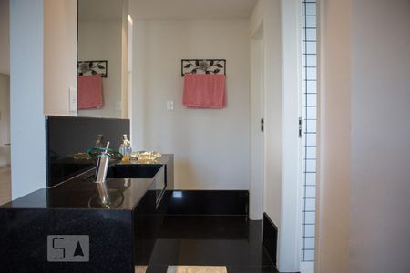 Casa à venda com 744m², 6 quartos e 8 vagasSalão gourmet - lavabo