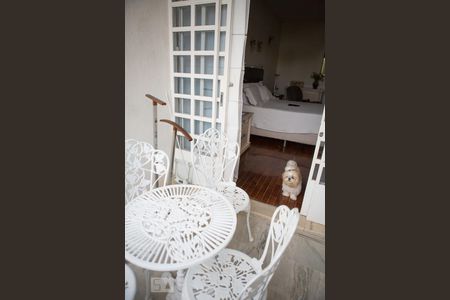 Casa à venda com 744m², 6 quartos e 8 vagasQuarto 1 - suíte - varanda