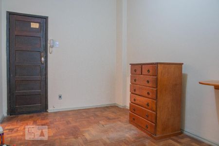 Sala/Cozinha de kitnet/studio para alugar com 1 quarto, 20m² em Centro, Rio de Janeiro