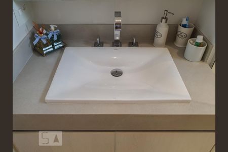 Apartamento à venda com 148m², 3 quartos e 3 vagas Apartamento à venda com 148m², 3 quartos e 3 vagasDetalhe do banheiro da suíte 1