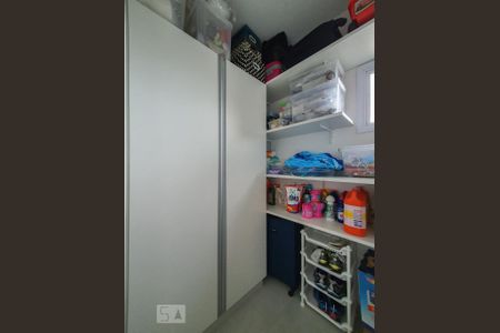 Apartamento à venda com 148m², 3 quartos e 3 vagas Apartamento à venda com 148m², 3 quartos e 3 vagasDespensa