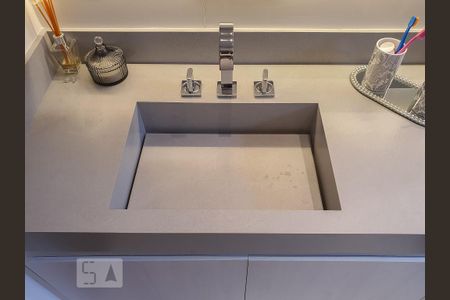 Apartamento à venda com 148m², 3 quartos e 3 vagas Apartamento à venda com 148m², 3 quartos e 3 vagasDetalhe do banheiro da suíte 2