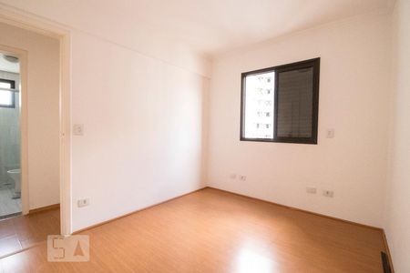 Quarto 2 de apartamento para alugar com 2 quartos, 63m² em Chácara Agrindus, Taboão da Serra