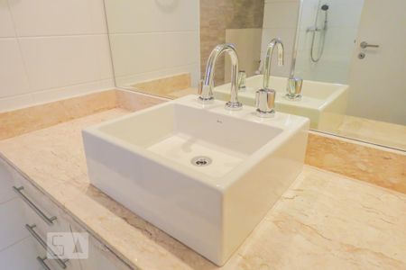 Apartamento à venda com 75m², 2 quartos e 1 vagaBanheiro suíte 