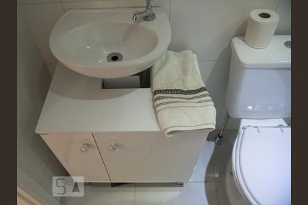 Banheiro de apartamento para alugar com 1 quarto, 25m² em Vila Buarque, São Paulo