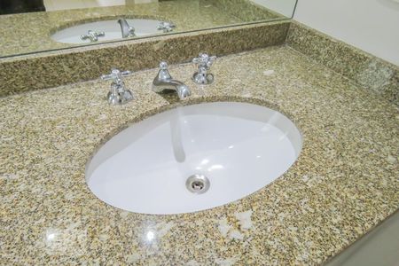 Banheiro suíte  de apartamento para alugar com 2 quartos, 70m² em Vila Olímpia, São Paulo