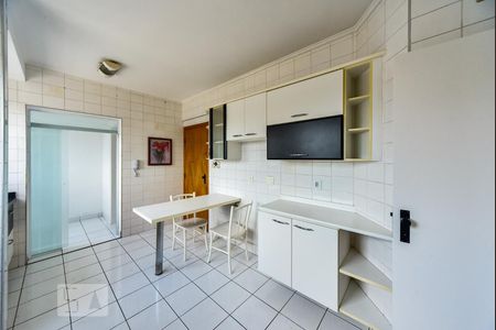Apartamento à venda com 105m², 3 quartos e 2 vagasCozinha