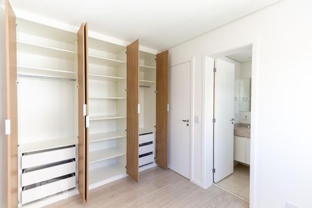 Detalhe da suíte de apartamento para alugar com 2 quartos, 60m² em Real Parque, São Paulo