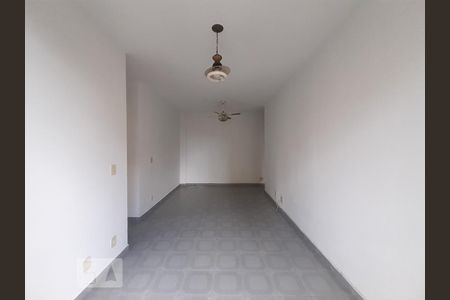 Apartamento para alugar com 45m², 2 quartos e 1 vagaSala