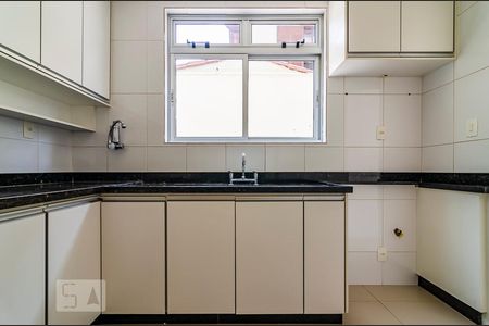 Apartamento para alugar com 220m², 4 quartos e 3 vagas Apartamento para alugar com 220m², 4 quartos e 3 vagasCozinha