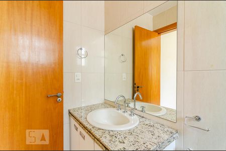 Apartamento para alugar com 220m², 4 quartos e 3 vagas Apartamento para alugar com 220m², 4 quartos e 3 vagasBanheiro da Suíte