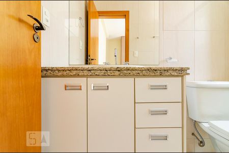 Apartamento para alugar com 220m², 4 quartos e 3 vagas Apartamento para alugar com 220m², 4 quartos e 3 vagasBanheiro da Suíte