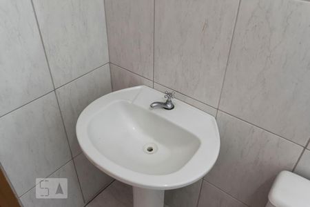 Casa para alugar com 80m², 2 quartos e 2 vagasBanheiro (Pia)
