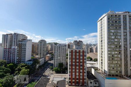 Vista da Sala de apartamento à venda com 2 quartos, 65m² em Icaraí, Niterói