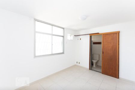 Suite  de apartamento à venda com 2 quartos, 65m² em Icaraí, Niterói