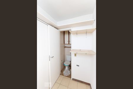 Apartamento à venda com 65m², 2 quartos e 1 vagaBanheiro de Serviço