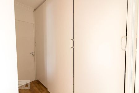 Apartamento à venda com 114m², 4 quartos e 3 vagasCloset quarto 2 suíte