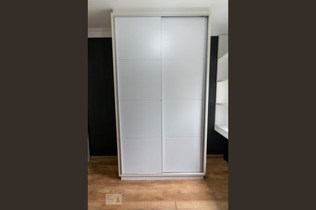 Apartamento à venda com 114m², 4 quartos e 3 vagasQuarto 4 - armário