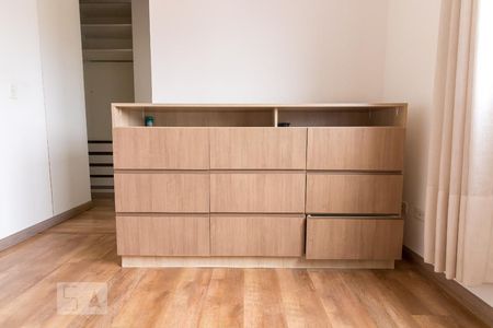 Apartamento à venda com 114m², 4 quartos e 3 vagasQuarto 2 suíte - cômoda