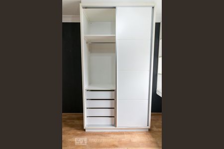 Apartamento à venda com 114m², 4 quartos e 3 vagasQuarto 4 - armário