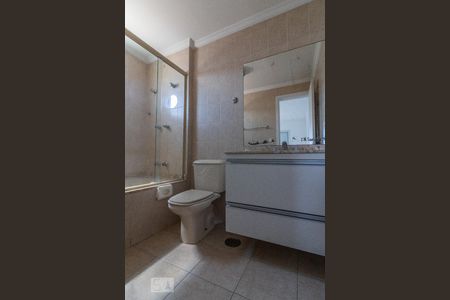 Apartamento para alugar com 102m², 3 quartos e 3 vagasBanheiro do Quarto 3