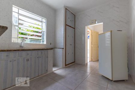 Casa à venda com 85m², 2 quartos e 2 vagasCozinha