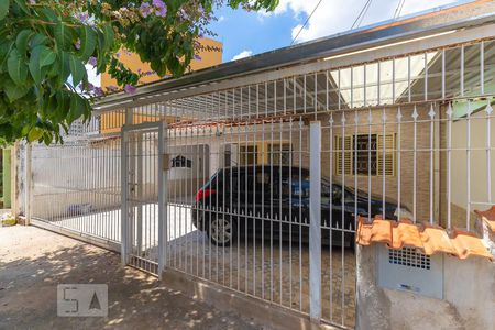 Casa à venda com 85m², 2 quartos e 2 vagasFachada