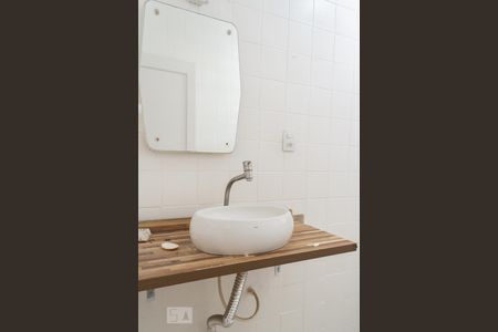 Banheiro Corredor de apartamento para alugar com 2 quartos, 67m² em Perdizes, São Paulo