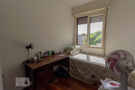 Quarto 1 de apartamento para alugar com 3 quartos, 60m² em Humaitá, Porto Alegre