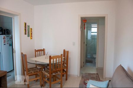 Sala de apartamento para alugar com 1 quarto, 40m² em Santo Antônio, Porto Alegre