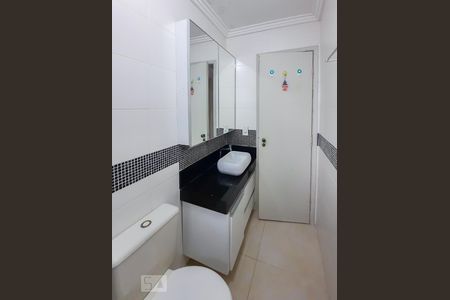 Apartamento à venda com 70m², 3 quartos e 1 vaga Apartamento à venda com 70m², 3 quartos e 1 vagaBanheiro