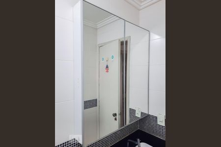 Apartamento à venda com 70m², 3 quartos e 1 vaga Apartamento à venda com 70m², 3 quartos e 1 vagaBanheiro