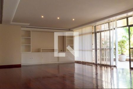 Sala de apartamento para alugar com 3 quartos, 200m² em Barra da Tijuca, Rio de Janeiro