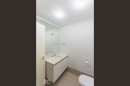 Banheiro de apartamento para alugar com 2 quartos, 130m² em Moema, São Paulo