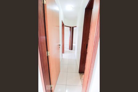 Apartamento à venda com 110m², 3 quartos e 2 vagasCorredor de acesso aos quartos