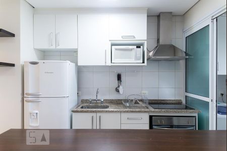 Cozinha de apartamento para alugar com 1 quarto, 55m² em Cerqueira César, São Paulo