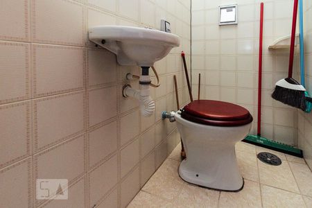 Banheiro de Serviço de casa à venda com 3 quartos, 230m² em Alto da Mooca, São Paulo