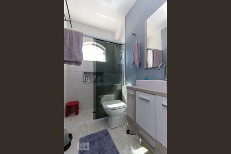 Casa à venda com 230m², 3 quartos e 4 vagas Casa à venda com 230m², 3 quartos e 4 vagasBanheiro Suite