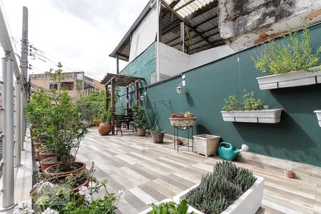 Casa à venda com 230m², 3 quartos e 4 vagas Casa à venda com 230m², 3 quartos e 4 vagasJardim