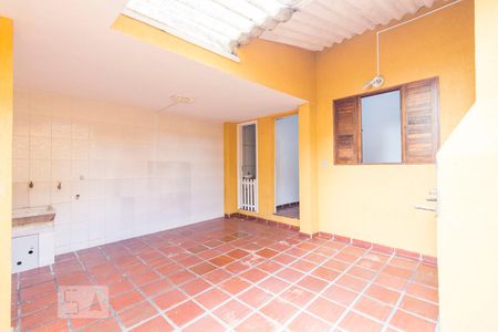 Casa à venda com 145m², 3 quartos e 2 vagasQuintal com Churrasqueira